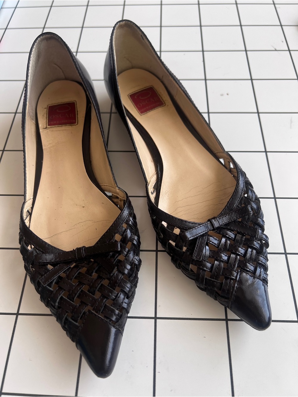 Oscar De La Renta Black Leather Woven Pointed-Toe Flats Size 7